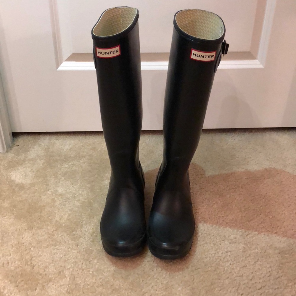 Hunter Boots w/ Sock Inserts, Size 8
